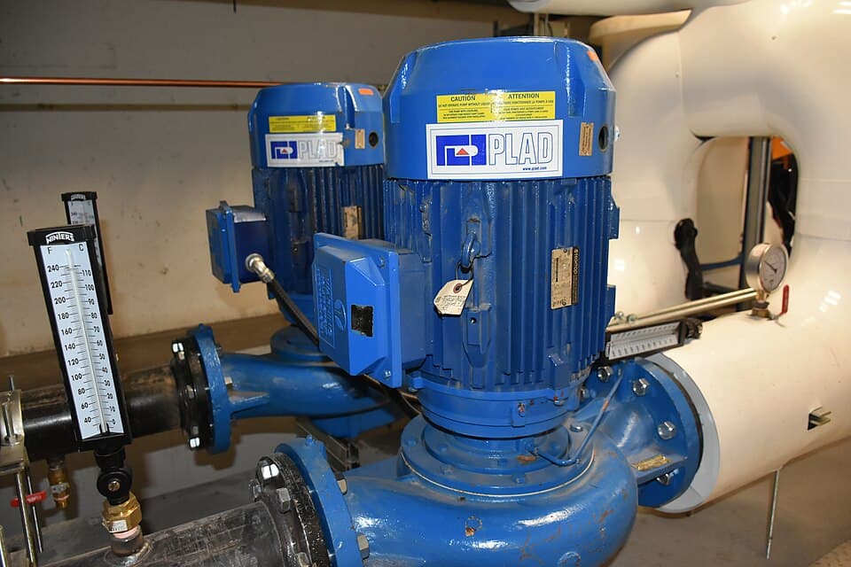 Vertical inline circulator pump